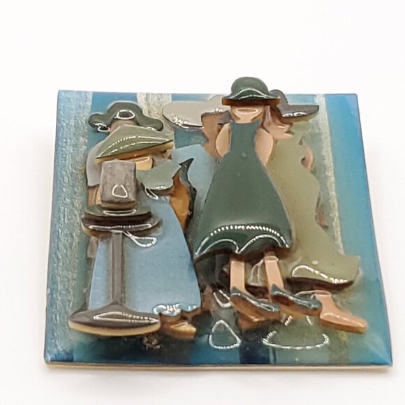Lucinda Woman Pin 5 Ladies Dresses Hats Green Blue - Picture 2 of 3